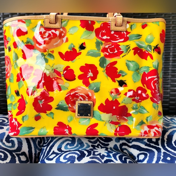 Dooney & Bourke Handbags - Dooney and Bourke Large Leisure Shopper Tote  **OPEN TO REASONABLE OFFERS**